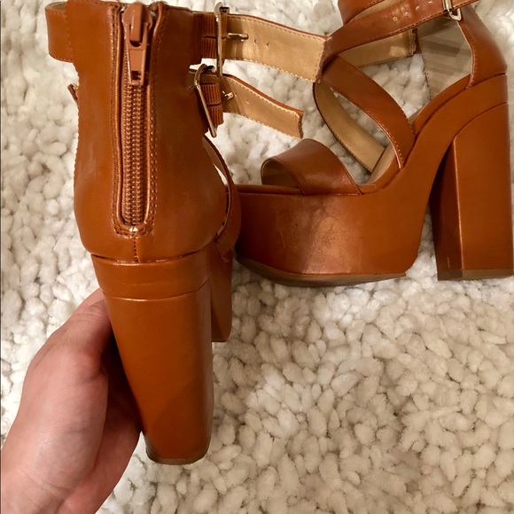 Platform heels - Picture 7 of 8